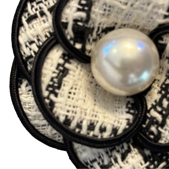 Tweed Pearl Flower Pin Hair Clip - Picture 7 of 9